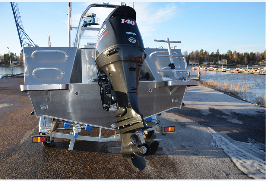 Quiet Polishing Offshore Aluminum Boat